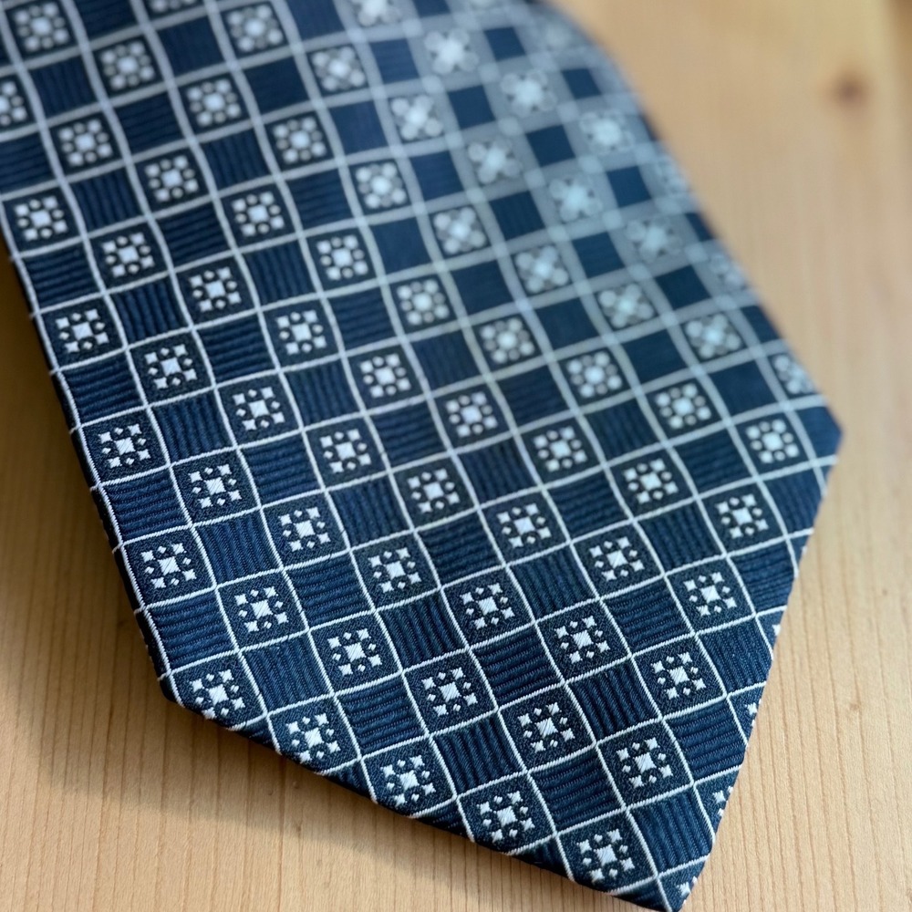 Giorgio Armani Cravatte Navy Blue Silver Geometric Silk Tie Made in Italy 0922